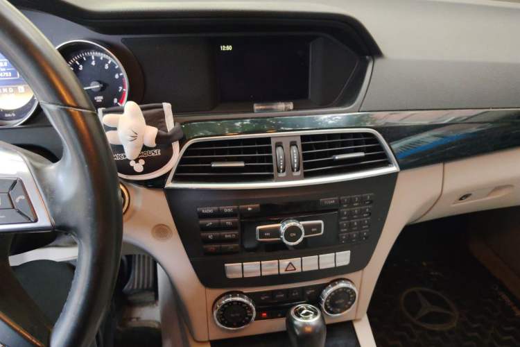 Used Mercedes-Benz C-Class 2011 C 180K Classic model Audio And AC Panel