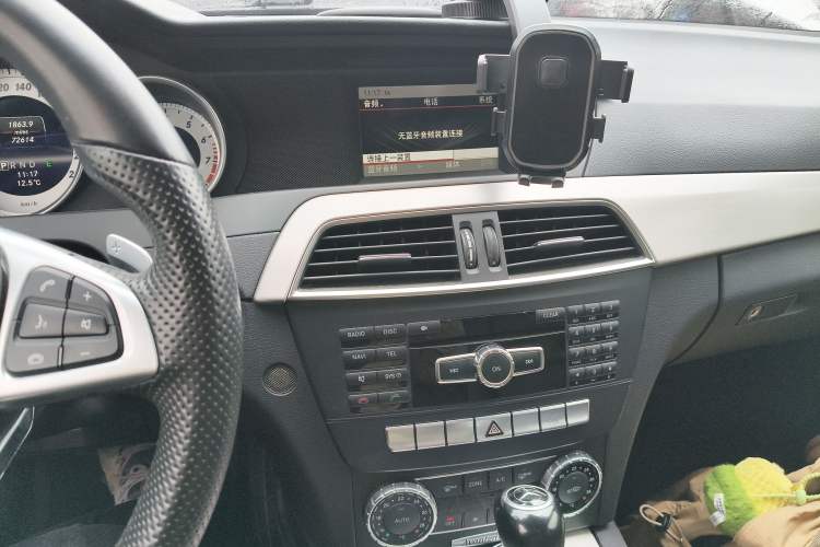Used Mercedes-Benz C-Class 2011 C 200 Fashion Travel Edition Audio And AC Panel