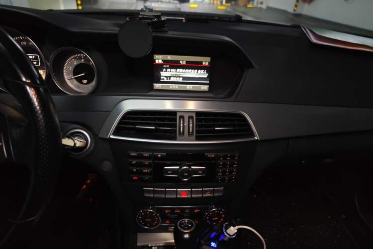 Used Mercedes-Benz C-Class 2011 C 200 Fashion Travel Edition Audio And AC Panel