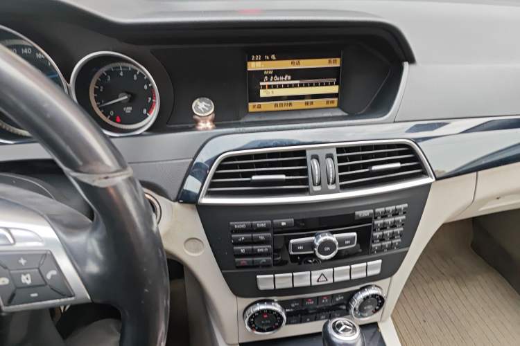 Used Mercedes-Benz C-Class 2011 C 180K Classic model Audio And AC Panel