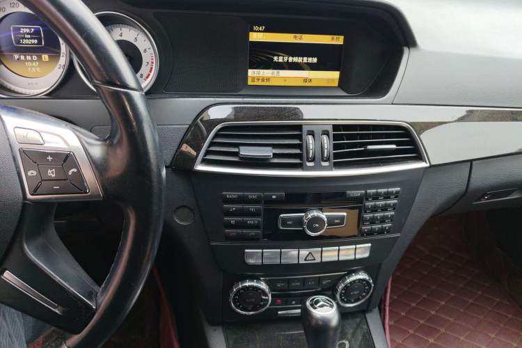 Used Mercedes-Benz C-Class 2011 C 200 CGI Fashion Model Audio And AC Panel