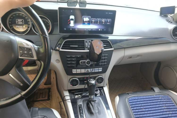 Used Mercedes-Benz C-Class 2011 C 180K Classic model Audio And AC Panel