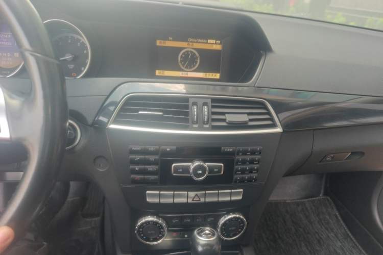 Used Mercedes-Benz C-Class 2011 C 180K Classic model Audio And AC Panel