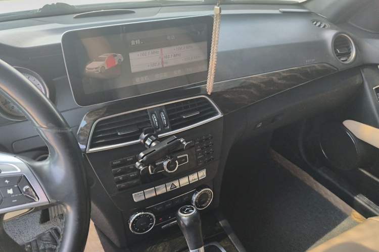 Used Mercedes-Benz C-Class 2011 C 200 CGI Fashion Model Audio And AC Panel