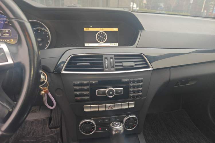 Used Mercedes-Benz C-Class 2011 C 180K Classic model Audio And AC Panel
