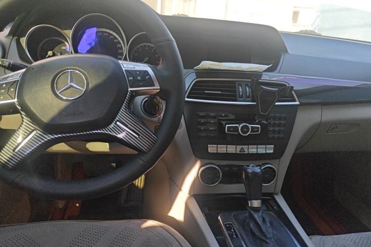 Used Mercedes-Benz C-Class 2011 C 180K Classic model Center Console
