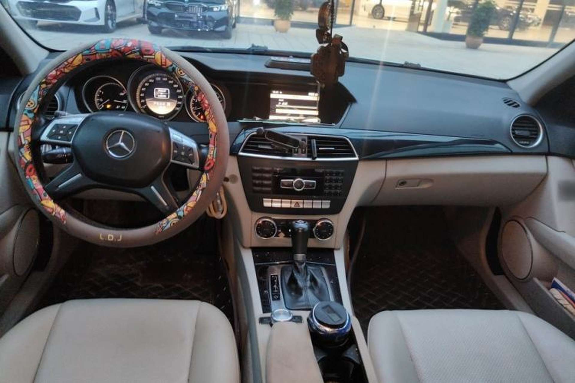 Used Mercedes-Benz C-Class 2011 C 180K Classic model Center Console