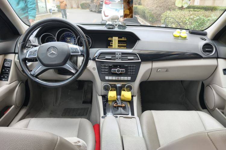 Used Mercedes-Benz C-Class 2011 C 180K Classic model Center Console
