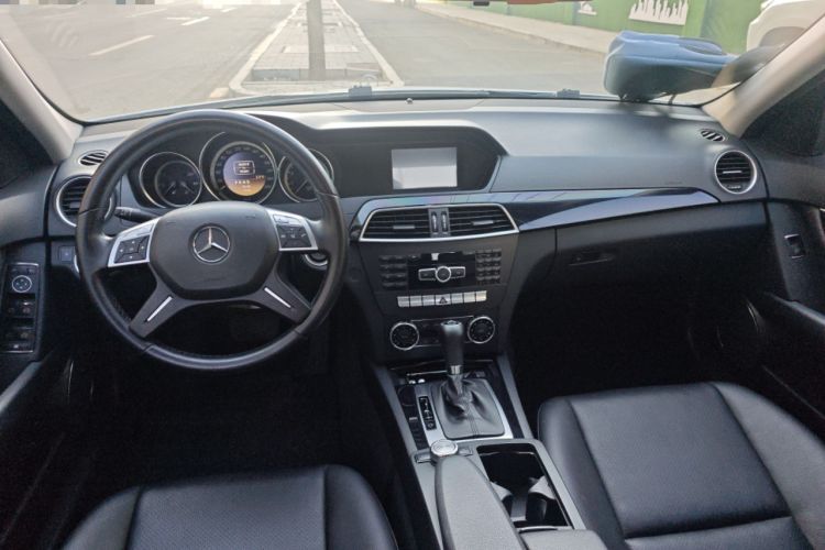 Used Mercedes-Benz C-Class 2011 C 180K Classic model Center Console