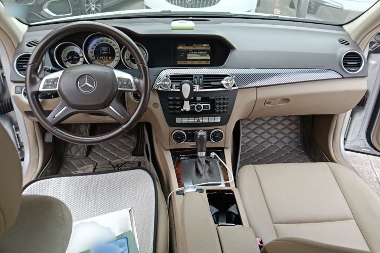 Used Mercedes-Benz C-Class  Center Console