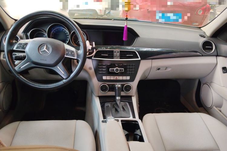 Used Mercedes-Benz C-Class 2011 C 180K Classic model Center Console