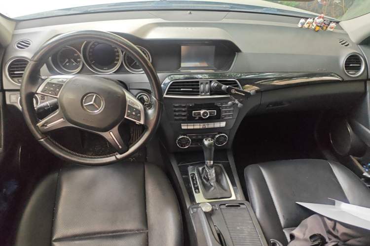 Used Mercedes-Benz C-Class 2011 C 180K Classic model Center Console