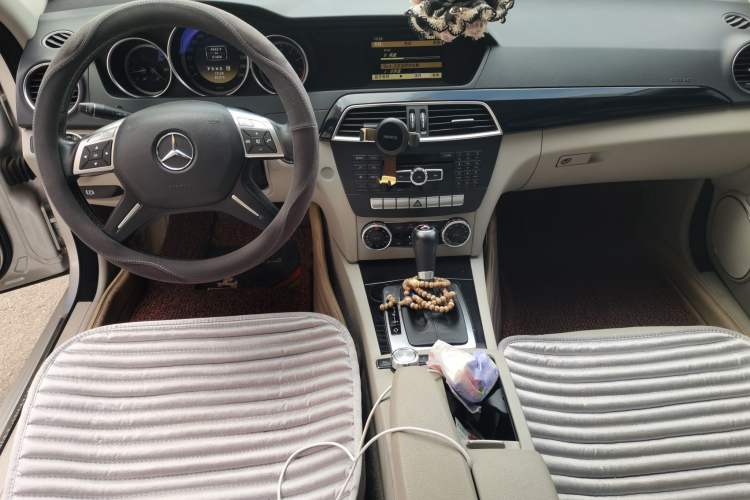 Used Mercedes-Benz C-Class 2011 C 180K Classic model Center Console