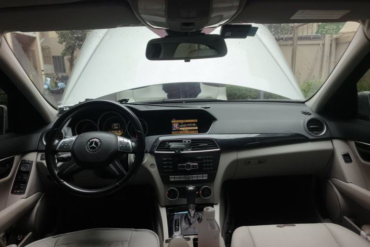 Used Mercedes-Benz C-Class 2011 C 180K Classic model Center Console