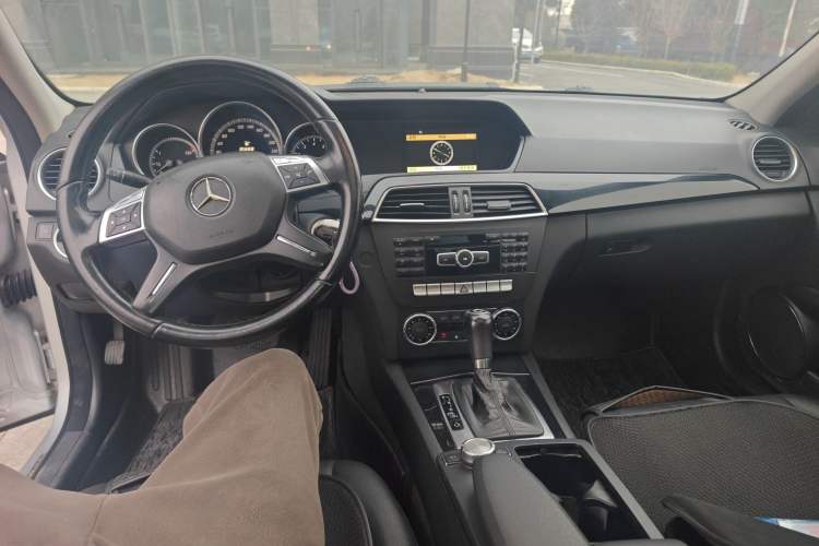 Used Mercedes-Benz C-Class 2011 C 180K Classic model Center Console