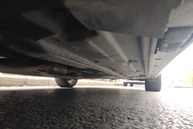 Used Mercedes-Benz C-Class 2011 C 200 Fashion Travel Edition Chassis Front Left