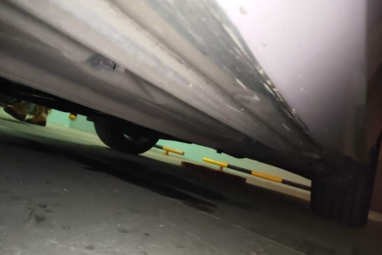 Used Mercedes-Benz C-Class 2011 C 200 CGI Fashion Model Chassis Front Left