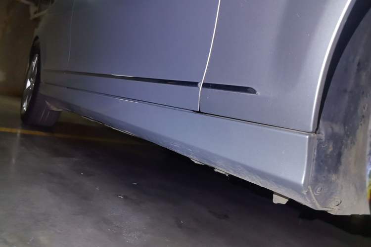 Used Mercedes-Benz C-Class 2011 C 200 CGI Fashion Model Chassis Front Right