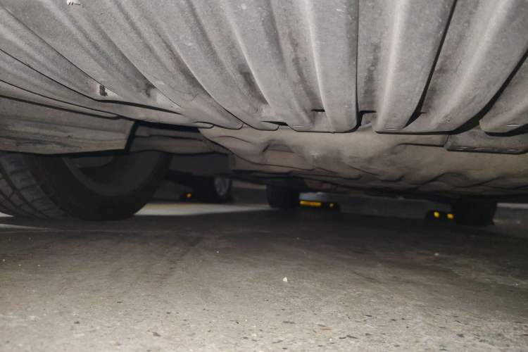 Used Mercedes-Benz C-Class 2011 C 200 CGI Fashion Model Chassis Front Right