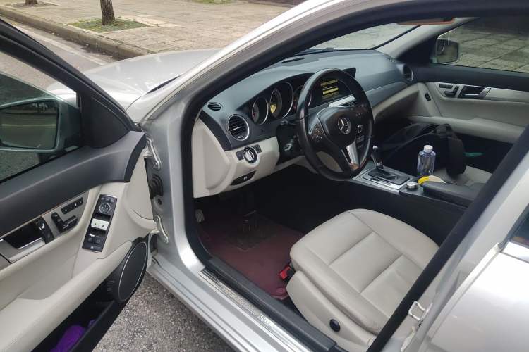 Used Mercedes-Benz C-Class 2011 C 200 Fashion Travel Edition Driver Seat