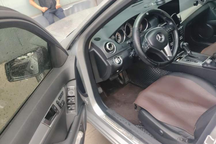 Used Mercedes-Benz C-Class 2011 C 200 Fashion Travel Edition Driver Seat