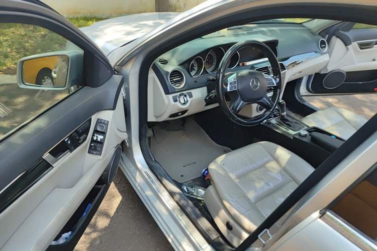 Used Mercedes-Benz C-Class 2011 C 200 CGI Fashion Model Driver Seat