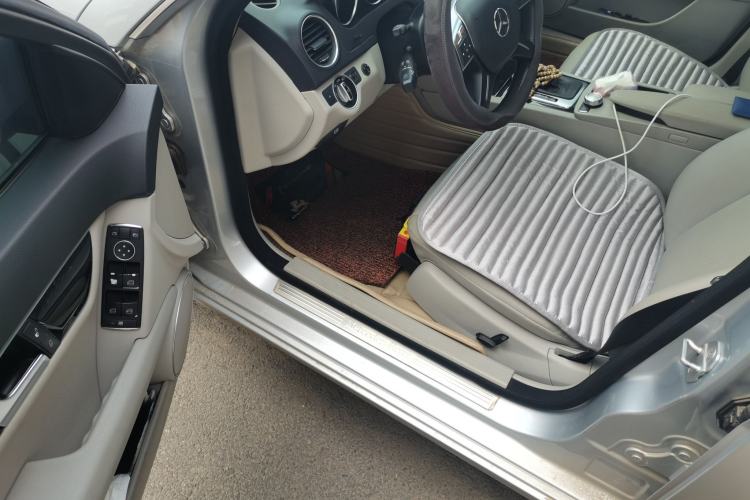 Used Mercedes-Benz C-Class 2011 C 180K Classic model Driver Seat