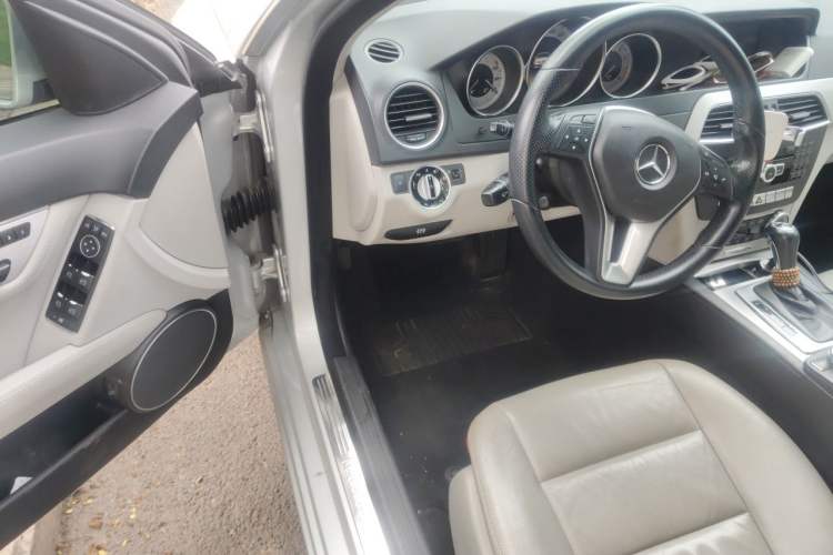 Used Mercedes-Benz C-Class 2011 C 200 Fashion Travel Edition Driver Seat