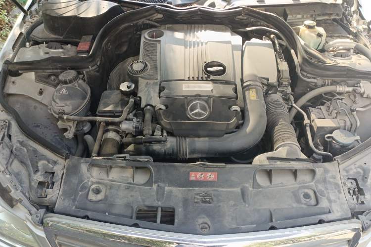 Used Mercedes-Benz C-Class 2011 C 200 CGI Elegant Model Engine Bay