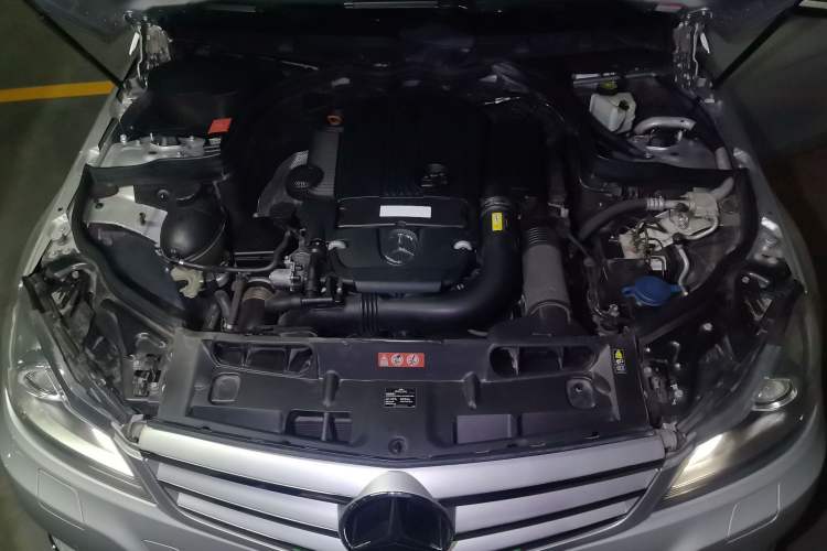 Used Mercedes-Benz C-Class 2011 C 200 CGI Fashion Model Engine Bay