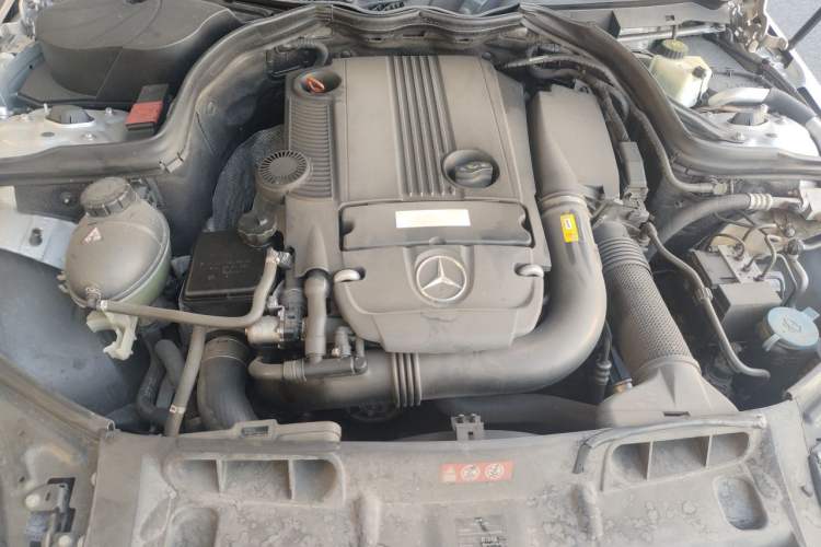 Used Mercedes-Benz C-Class 2011 C 200 CGI Elegant Model Engine Bay