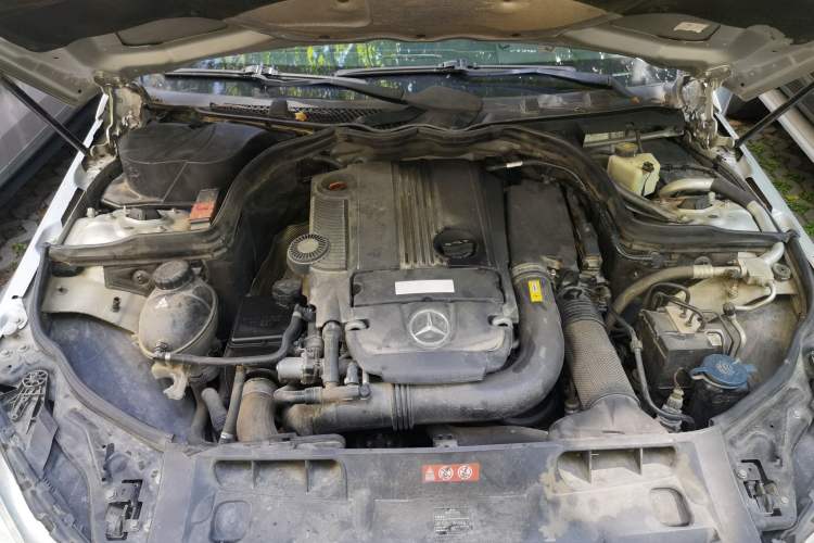 Used Mercedes-Benz C-Class 2011 C 200 CGI Elegant Model Engine Bay