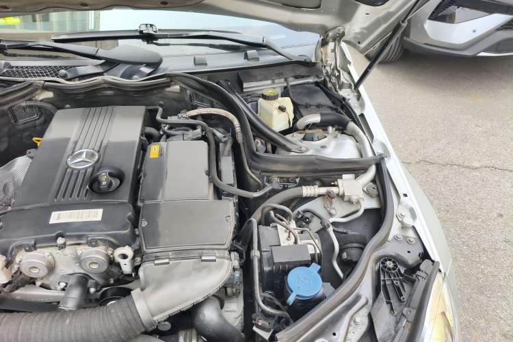 Used Mercedes-Benz C-Class 2011 C 180K Classic model Engine Bay Left
