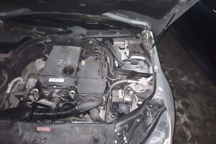 Used Mercedes-Benz C-Class 2011 C 180K Classic model Engine Bay Left