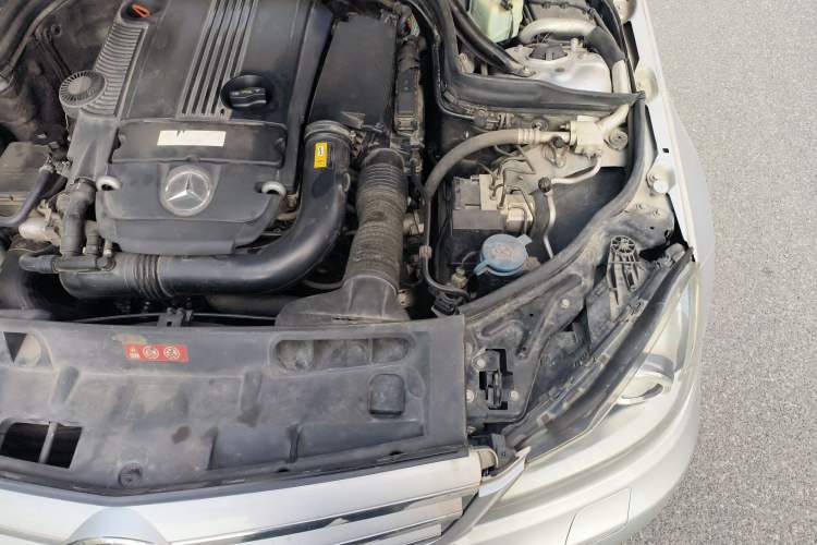 Used Mercedes-Benz C-Class 2011 C 200 CGI Fashion Model Engine Bay Left
