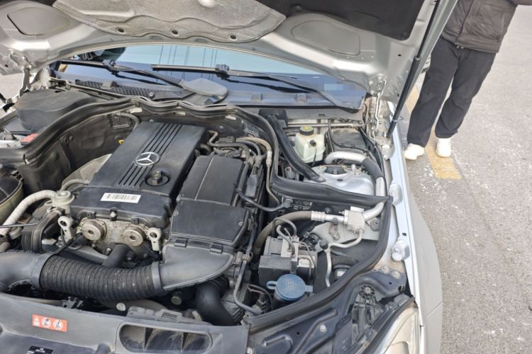 Used Mercedes-Benz C-Class 2011 C 180K Classic model Engine Bay Left