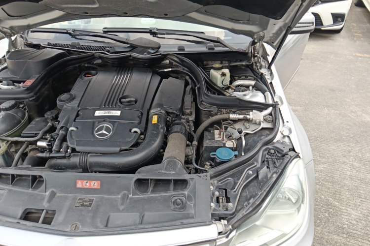 Used Mercedes-Benz C-Class  Engine Bay Left