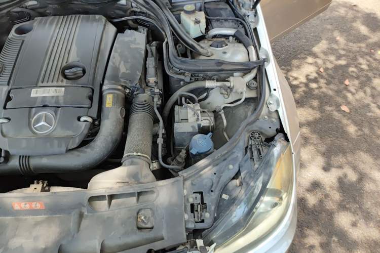 Used Mercedes-Benz C-Class 2011 C 200 CGI Fashion Model Engine Bay Left