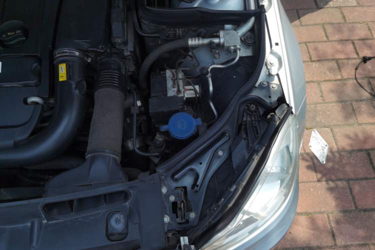 Used Mercedes-Benz C-Class 2011 C 200 CGI Elegant Model Engine Bay Left