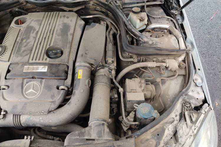 Used Mercedes-Benz C-Class 2011 C 200 CGI Fashion Model Engine Bay Left
