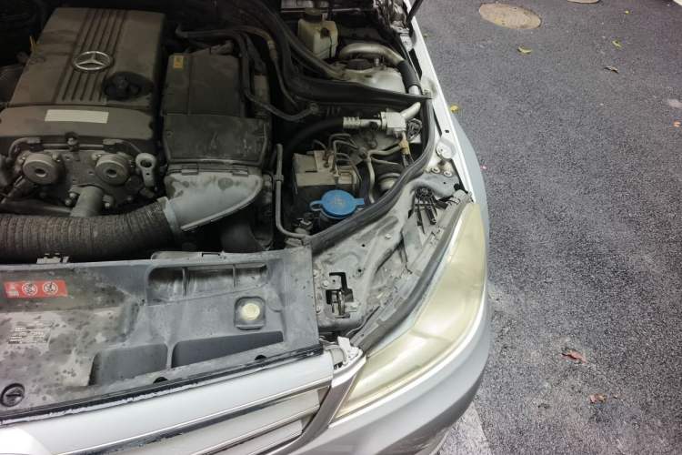 Used Mercedes-Benz C-Class 2011 C 180K Classic model Engine Bay Left