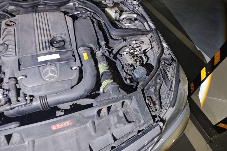 Used Mercedes-Benz C-Class 2011 C 200 CGI Elegant Model Engine Bay Left