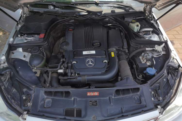 Used Mercedes-Benz C-Class 2011 C 200 CGI Elegant Model Engine Bay