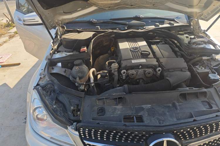 Used Mercedes-Benz C-Class 2011 C 180K Classic model Engine Bay Right