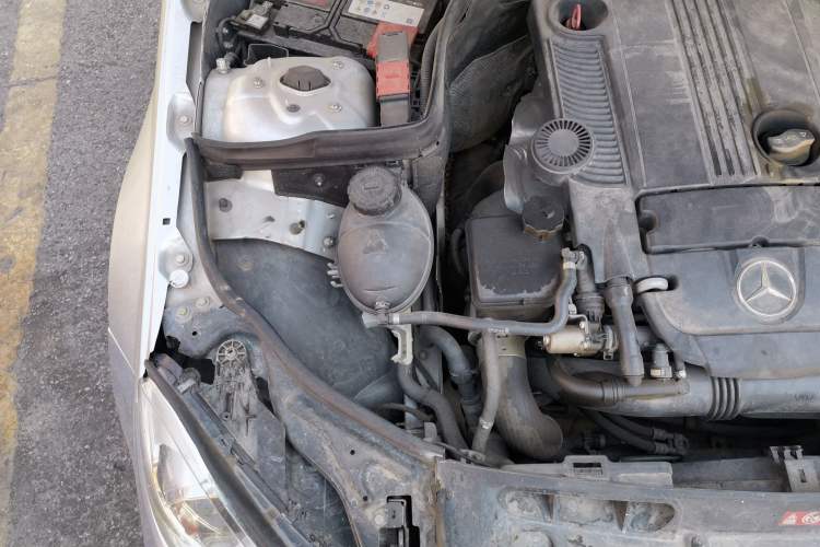 Used Mercedes-Benz C-Class 2011 C 200 CGI Elegant Model Engine Bay Right