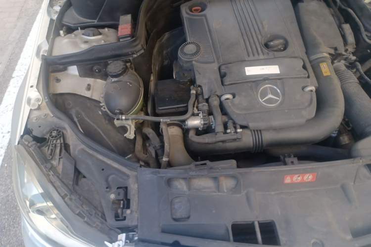 Used Mercedes-Benz C-Class 2011 C 200 CGI Fashion Model Engine Bay Right