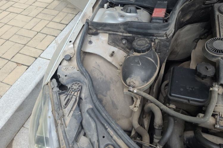 Used Mercedes-Benz C-Class 2011 C 200 CGI Fashion Model Engine Bay Right