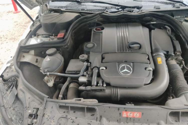 Used Mercedes-Benz C-Class 2011 C 200 Fashion Travel Edition Engine Bay Right