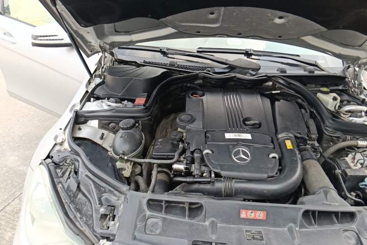 Used Mercedes-Benz C-Class  Engine Bay Right