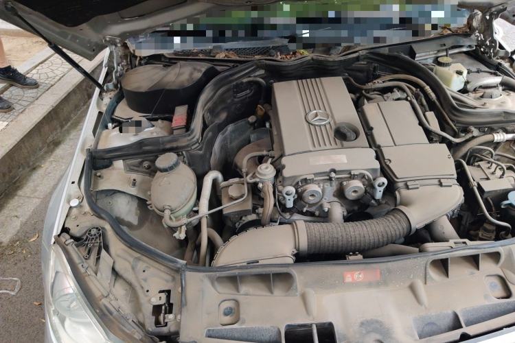 Used Mercedes-Benz C-Class 2011 C 180K Classic model Engine Bay Right